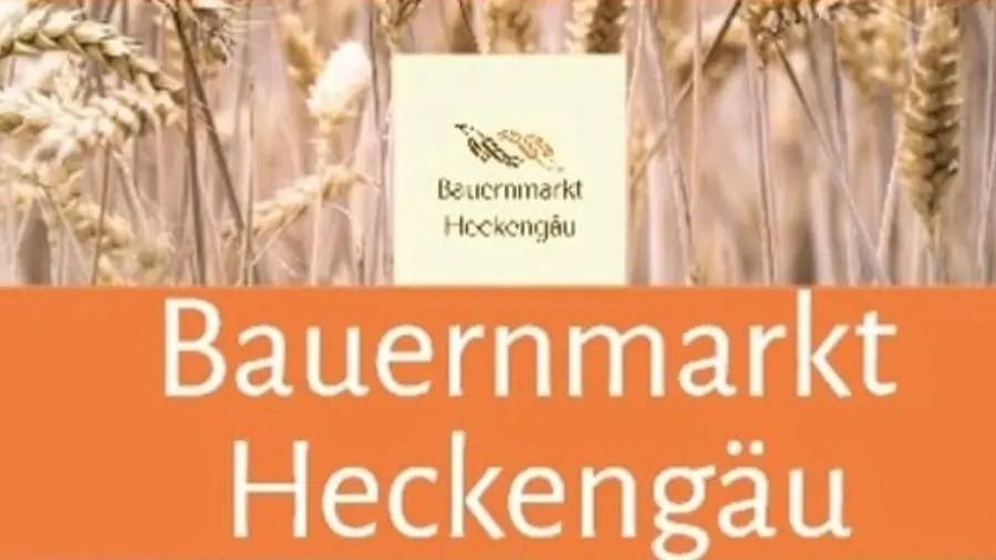 Ährenfeld mit dem Logo des Bauernmarkts Heckengäu, darunter der Name auf orangem Grund.